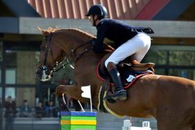 La plus haute marche du poduim pour Number One d'Iso et Nicolas Delmotte